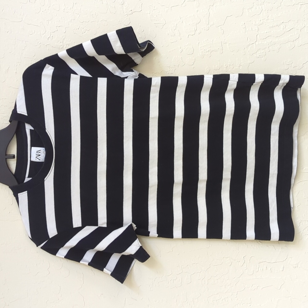 Zara Men's Cotton Navy Blue and White Striped Short Sleeve Tee Size Small